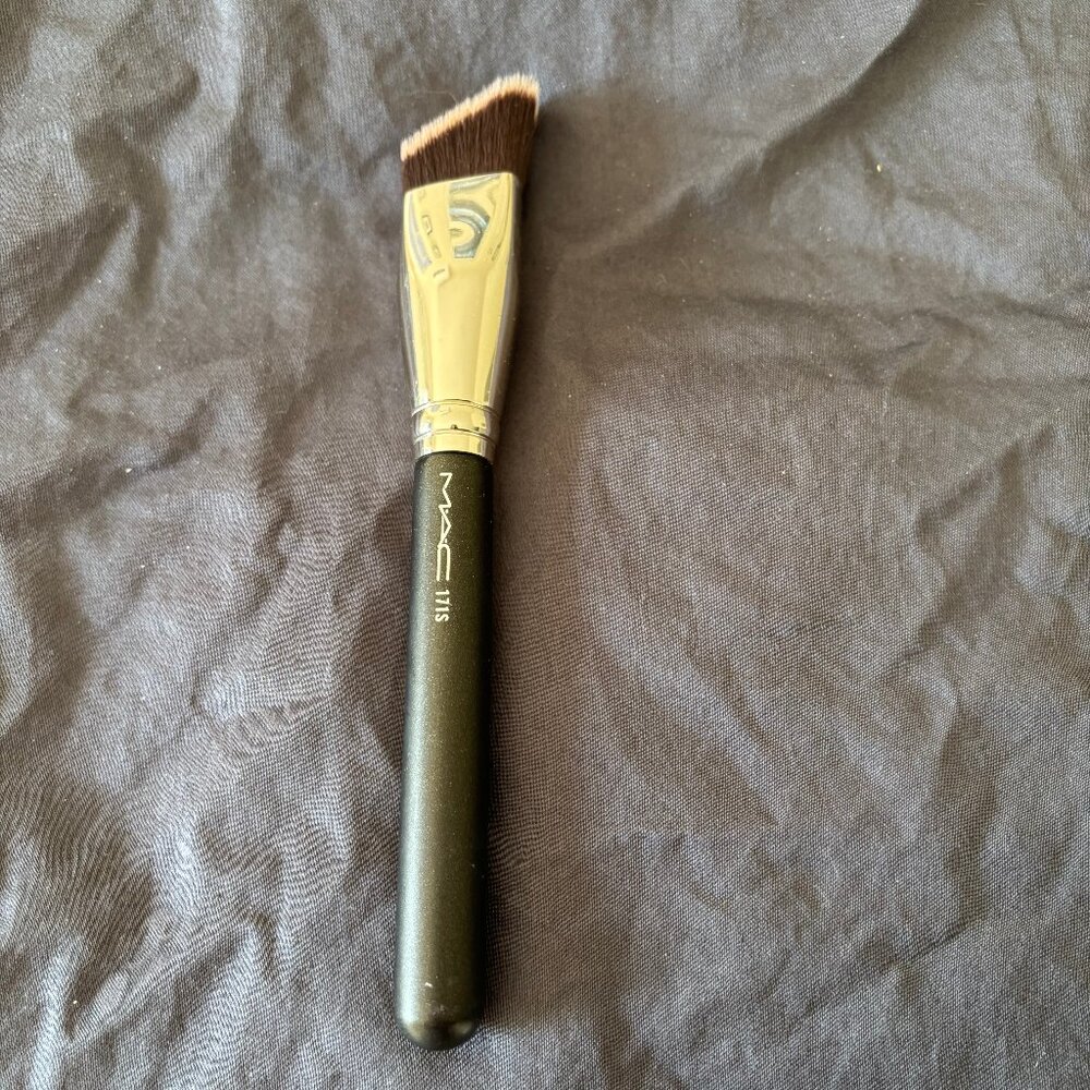 Mac cosmetics 171S brush